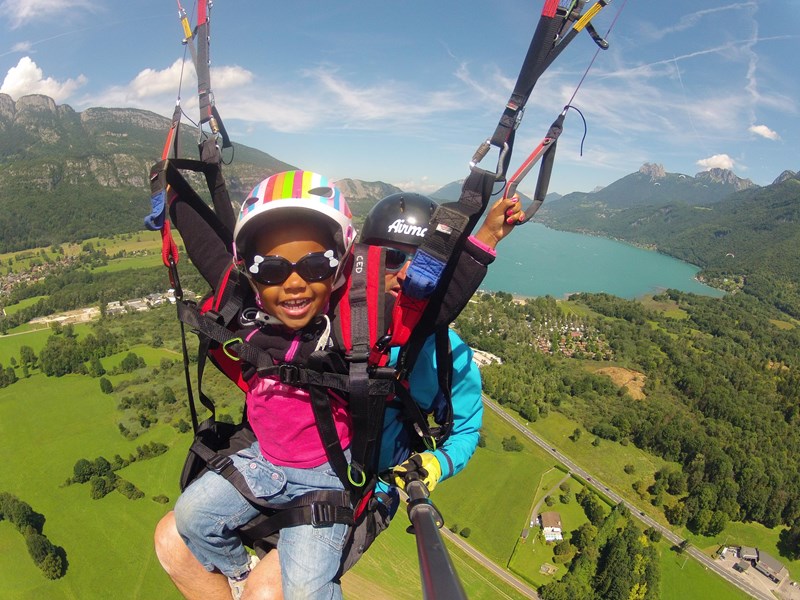 Baptême parapente Annecy - Vol Enfant - Photo 2